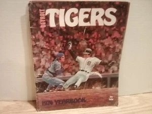 VINTAGE 1974 DETROIT Tigers Yearbook Hiller Kaline Horton Lolich.  VERY GOOD - Picture 1 of 10