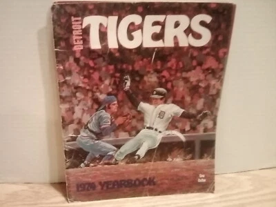 VINTAGE 1974 DETROIT Tigers Yearbook Hiller Kaline Horton Lolich.  VERY GOOD - Image 1 of 4