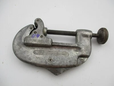 Ridgid Tools No.20 Heavy Duty  Screw Feed Tubing Cutter For 5/8" - 2 1/8" - Image 1 of 4