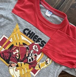 Vintage Youth T-shirt 14-16 NFL Licensed Product Kansas City Chiefs Football USA - Picture 1 of 9