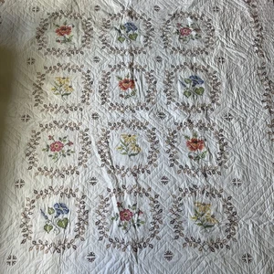 Antique Quilt Cross Stitch Floral Handmade Old Cottage Farmhouse Bedspread RARE - Picture 1 of 17
