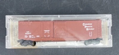 N Scale Micro-Trains #33090 Canadian Pacific Railway 50’ Standard Boxcar #293571 - Image 1 of 4