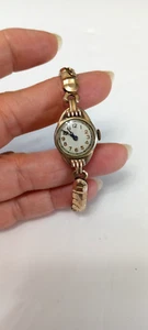 Vintage 10K Rolled Gold  Women's Watch. Stretch Band (#3) - Picture 1 of 9