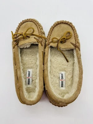 Girls Minnetonka Moccasins Slippers Fleece Lined Cozy Comfortable Warm Size 3 - Image 1 of 4