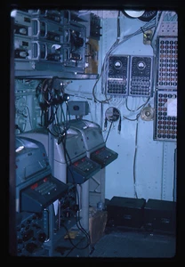Diapositiva de transparencia de la guerra de Vietnam sala de radio de la Marina de la USN - Imagen 1 de 2
