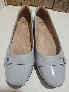 Clarks 9W Unstructured Un Darcey Go Women Patent Leather GrayBalletFlats Shoes16 - Picture 1 of 24