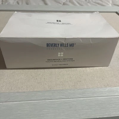Sistema revelador juvenil Beverly Hills MD Resurface and Restore Foto 1 de 4
