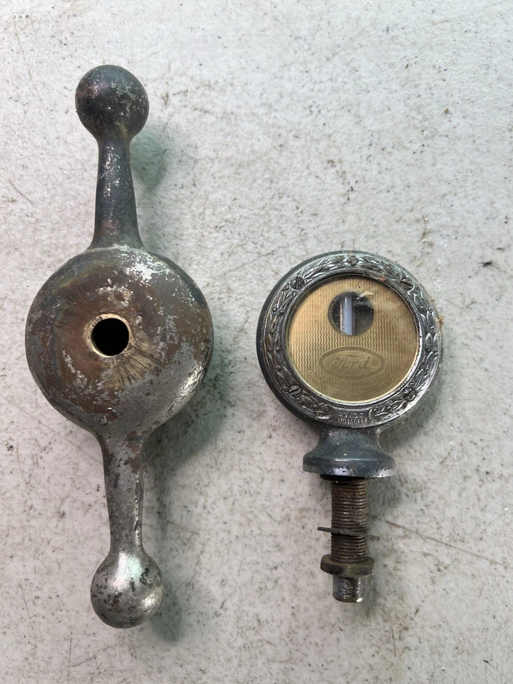 Tapa de radiador y cubierta de mango envolvente Boyce Motómetro Ford vintage Foto 1 de 2