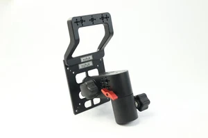 Ultimate VESA Monitor Mount with Handle for Film Production monitors - Picture 1 of 3
