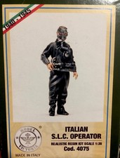 c Model Victoria 1/35 - Cod. 4075 - Operatore Gamma della X MAS (1940-1945)