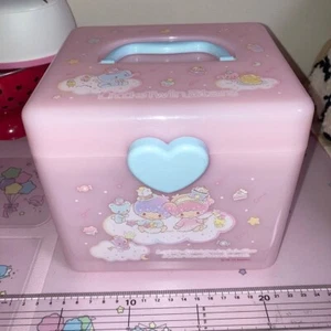 Sanrio Little Twin Stars Kikilala custodia accessori plastica rosa + coperchio interno 2019 - Foto 1 di 6