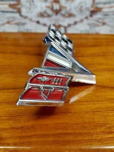 Original Chevy American Victory Banners emblema 3840318 - Imagen 1 de 8