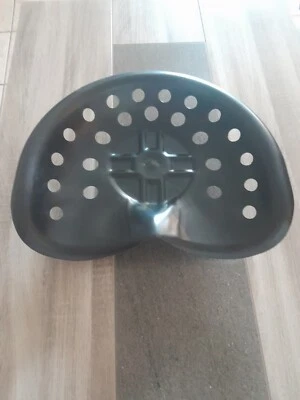 Vintage Assise Siege En Ferraille Vernis Noir - Photo 1/4