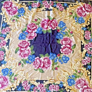 Sciarpa di seta Oscar de la Renta vintage fiori selvatici 35"x35" - Foto 1 di 4