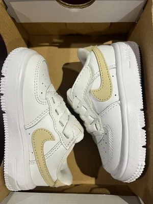 NIKE FORCE 1 LOW EASYON (TD) FN0236 118 TALLA 4C~6C (*la caja no tiene tapa*) Foto 1 de 4