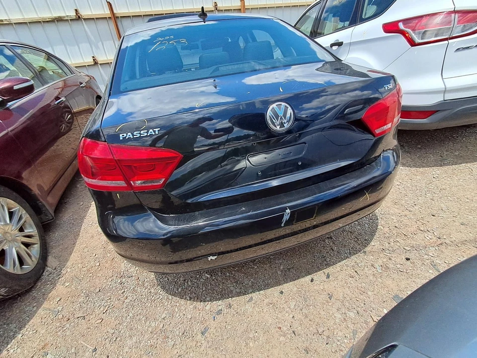 Used Deck Lid fits: 2015 Volkswagen Passat Sdn w/o rear view camera Grade B Foto 1 de 4