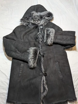 Blue Duck Shearling Topper Toscana Hood And Cuffs Sheepskin Black/Gray Medium  - Image 1 of 4