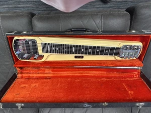 Fender Lapsteel Stringmaster Deluxe 8 With Legs - Picture 1 of 9