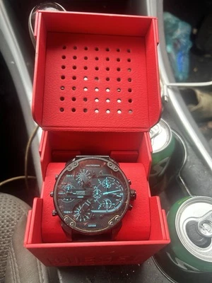 Reloj de pulsera Diesel DZ7399 Mr. Daddy 2.0 para hombre - dorado Foto 1 de 4