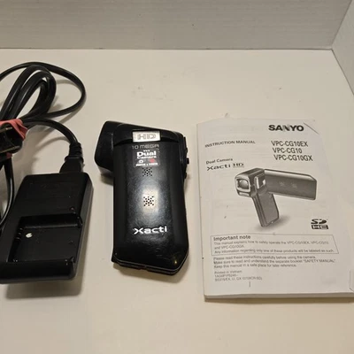 Sanyo Xacti VPC-CG10 MPEG-4 HD 10MP Dual Camera TESTED & WRKS- Charger And Batt. - Image 1 of 4