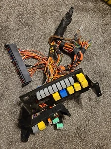 2006 Mercedes Dodge Sprinter Van 2500 Cabin Interior Fuse Box Under Drivers Seat - Picture 1 of 5