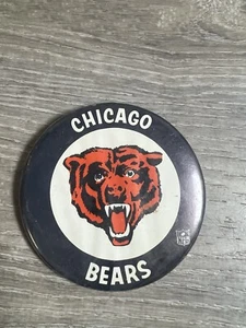 Vintage 1990s Chicago Bears NFL Football Pinback Pin Button Big Logo Bin 23 - Picture 1 of 2