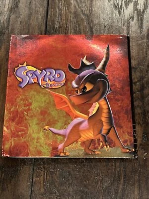 Spyro the Dragon Playstation 1 PS Underground Juego y Estuche de Cartón 3 Plegables 1998 Foto 1 de 4