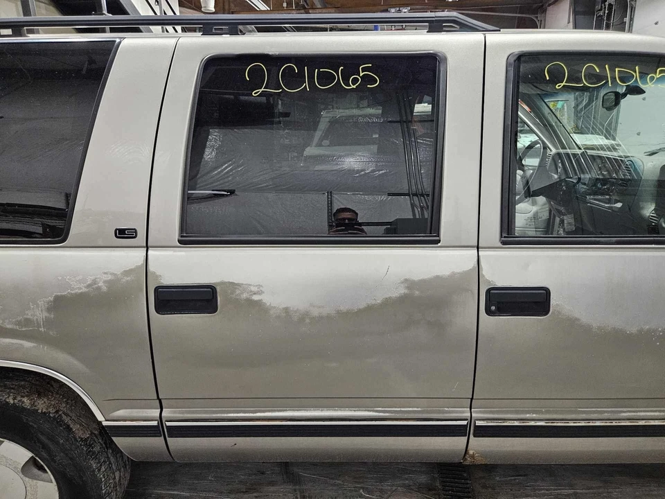 *DMG 1992-99 Chevy Suburban 1500 Pass RH Right Pewter-11U Rear Power Door Shell Foto 1 de 4