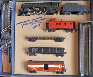 Fleischmann 1365/4 G ; US-Güterzug mit Lok 1365, sehr gut in OVP /X634 - Bild 1 von 6