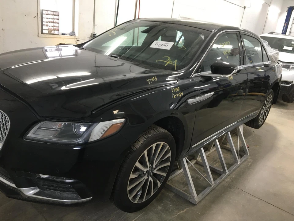 Conjunto de bomba y motor ABS usado se adapta a: Lincoln Continental 2017 montaje sin ada Foto 1 de 4