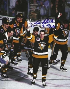 Signed 8x10 GORDIE ROBERTS "91, 92 Cups"Pittsburgh Penguins Photo w/ Show Ticket - Picture 1 of 1