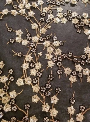 Red negra con ramas de flores con lentejuelas doradas y negras - ¡Preciosa! Elegante! Foto 1 de 4