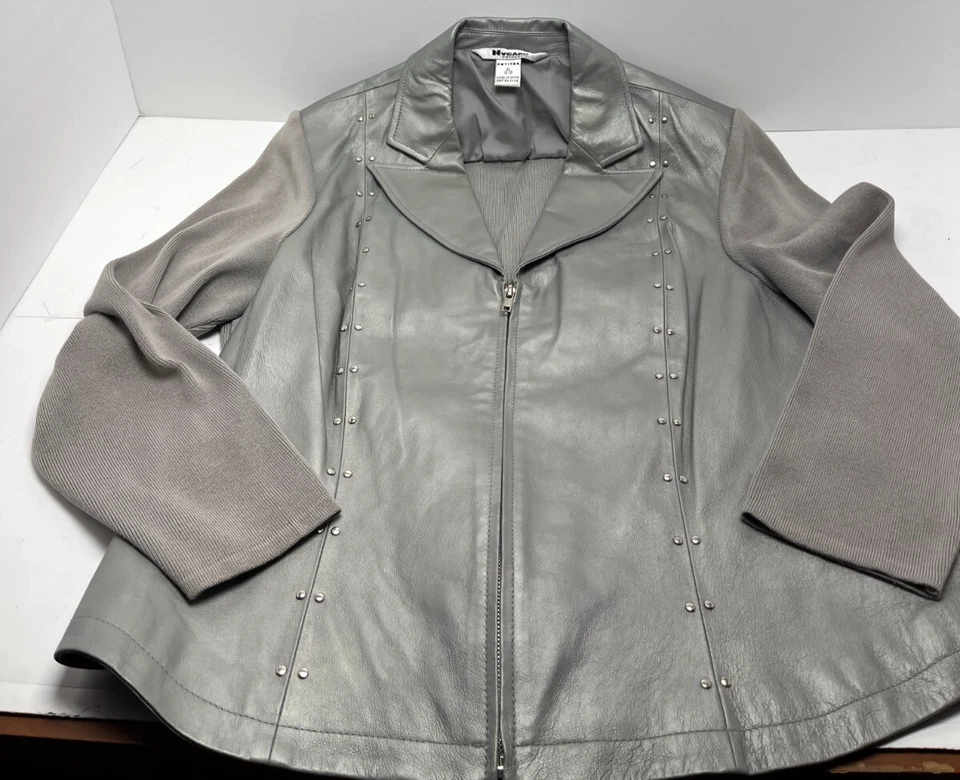 Chaqueta de Cuero Gris Nygard Plateada Tachonada XL Plus 18-20 De Colección Mujer’s 80s Retro Foto 1 de 4