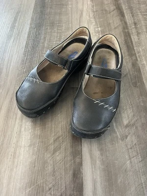 Zueco Wolky Mary Jane de cuero negro con correa ajustable para mujer talla 9-9,5 Foto 1 de 4