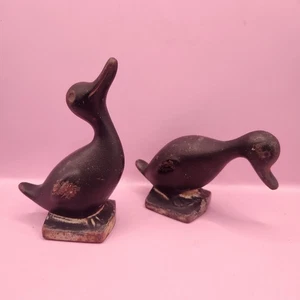 Vintage Set Of 2 Cast Iron Ducks, 1950, Virginia Metalcrafters, 5" Tall - Picture 1 of 6