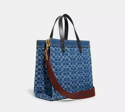 Bolso de Mano COACH Field Signature Denim Indigo Azul Marino CA108 NUEVO CON ETIQUETAS Embalaje Original Foto 1 de 4