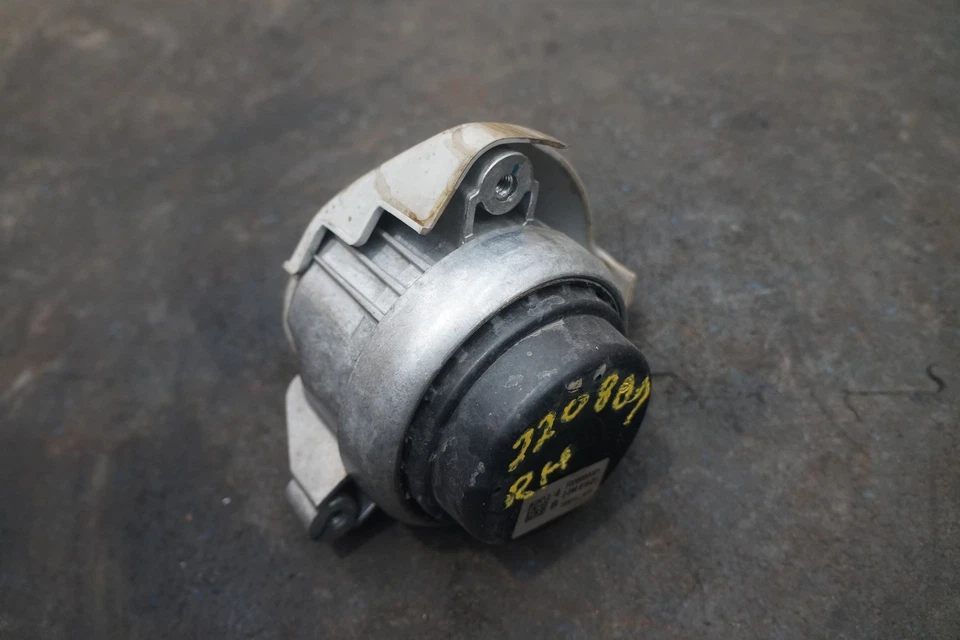 Soporte de montaje motor derecho 22112284818 OEM BMW M4 F82 2015-20 M2 M3 Foto 1 de 3