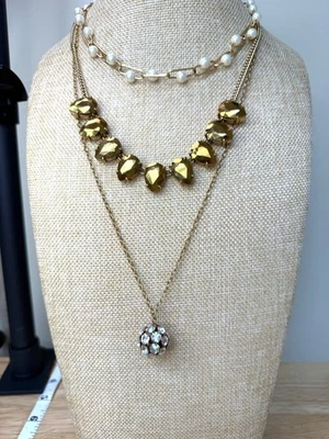 J.Crew 金色和珍珠分层项链套装带水钻多股设计 — 第 1/4 张图片