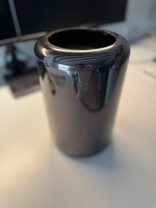 Apple Mac Pro 256GB SSD, Intel Xeon E5-1620 v2, 3,7GHz, 12GB RAM, AMD FirePro... - Bild 1 von 7