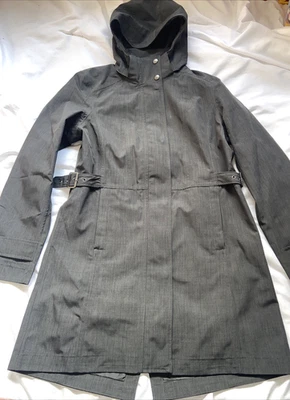 Gabardina Kirkland Signature para mujer pequeña chaqueta de lluvia capucha extraíble gris Bro Foto 1 de 4