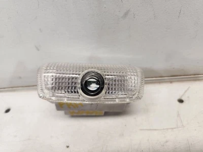 Infiniti G37 2013 (sedán) pasajero puerta inferior delantera derecha Infiniti Light Foto 1 de 4