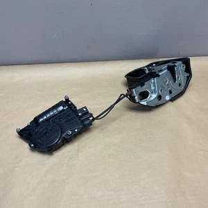 09-15 BMW 740i 750Li F01 F02 PUERTA TRASERA DERECHA CERRADURA PESTILLO ACTUADOR CIERRE SUAVE OEM - Imagen 1 de 8