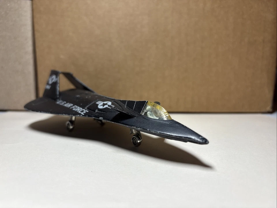 ERTL 1989 Vintage Diecast Metal F-19 Stealth Fighter Jet Fuerza Aérea de los Estados Unidos Foto 1 de 4
