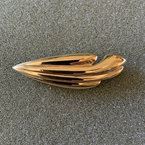 BROSCHE PAPIER poliert WELLENFORM Anstecknadel goldfarben Vintage signiert Modeschmuck - Bild 1 von 5