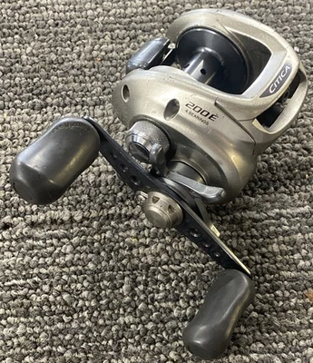 Shimano Citica 200E RH 6.3:1 Baitcasting Reel Japan Smooth - Image 1 of 4