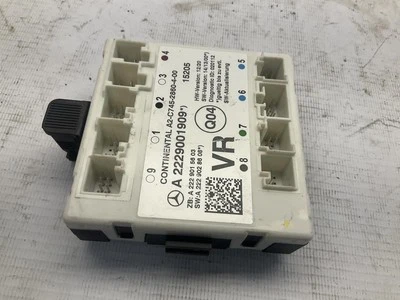 Mercedes-Benz C300 W205 2015 sedán puerta delantera derecha módulo de control P Foto 1 de 4