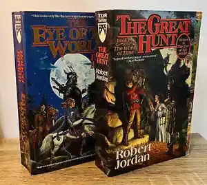 THE EYE OF THE WORLD / THE GREAT HUNT by Robert Jordan SC 1st Ed- FIRST PRINTS!! - Foto 1 di 7