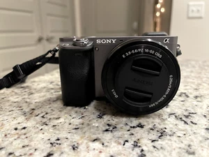 Sony Alpha A6000 24.3MP Graphite Gray Digital Camera With 16-50mm Lens - Picture 1 of 9