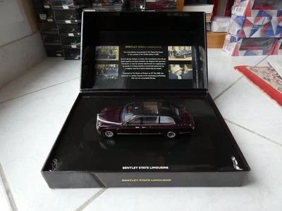 Bentley State Limousine Golden Jubilee Queen Elizabeth II 2002 1/43 MINICHAMPS - Image 1 of 4