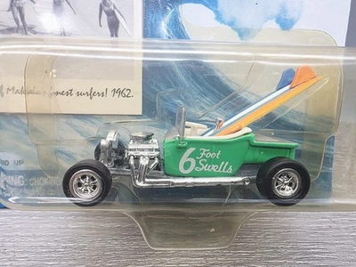 2001 Johnny Lightning Surf Rods 6 Foot Swells Collectible Diecast - Image 1 of 4